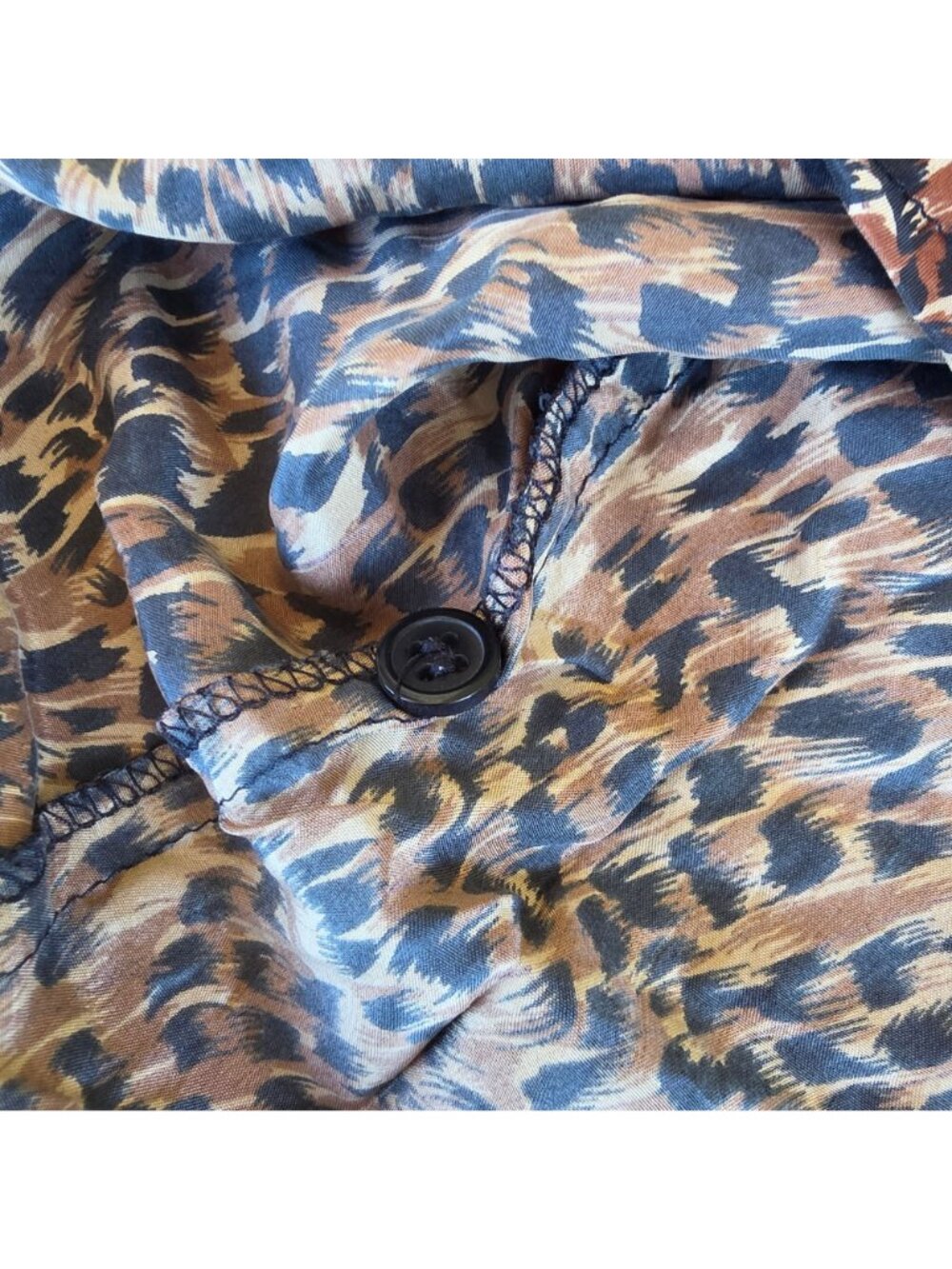 Vintage 90s K Arnold 100% Silk Animal Print Blouse Mob Wife Quiet Luxury M - Picture 4 of 4